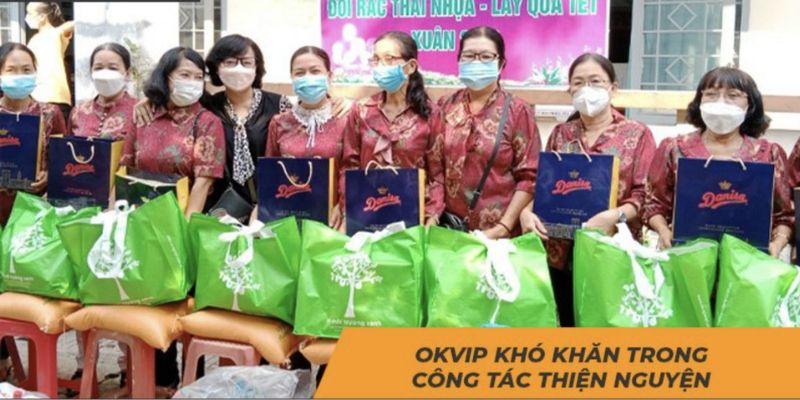 Liên minh OKVIP thăm và gửi tặng quà đến mẹ già neo đơn