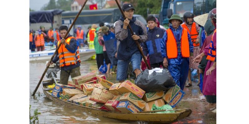 Hỗ trợ người dân khó khăn